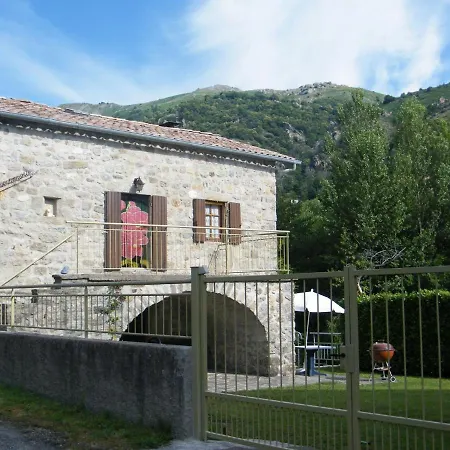Cosy On The River Le Lignon Holiday home